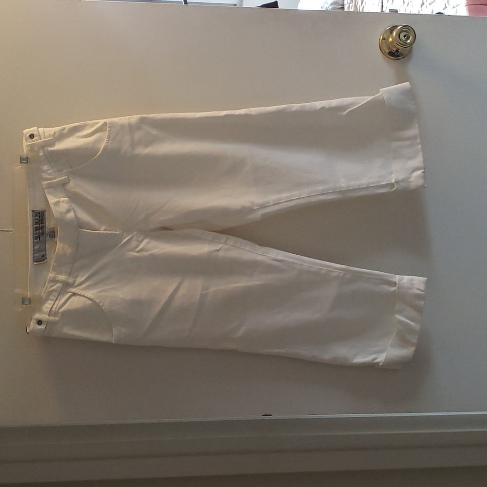 Guess capris - Picture 1 of 3